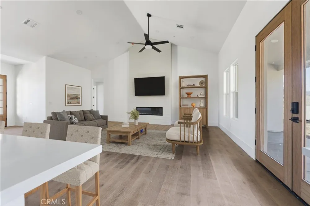 24401 Oaktree Court Tehachapi, CA 93561