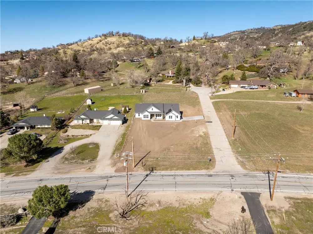 24401 Oaktree Court Tehachapi, CA 93561
