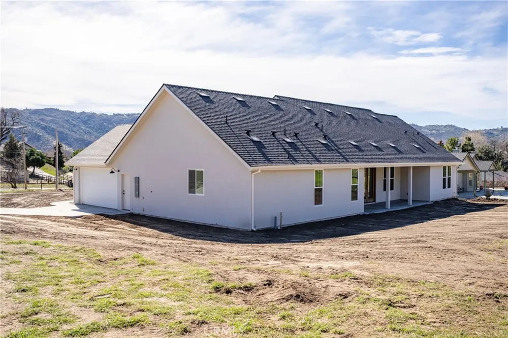 24401 Oaktree Court Tehachapi, CA 93561