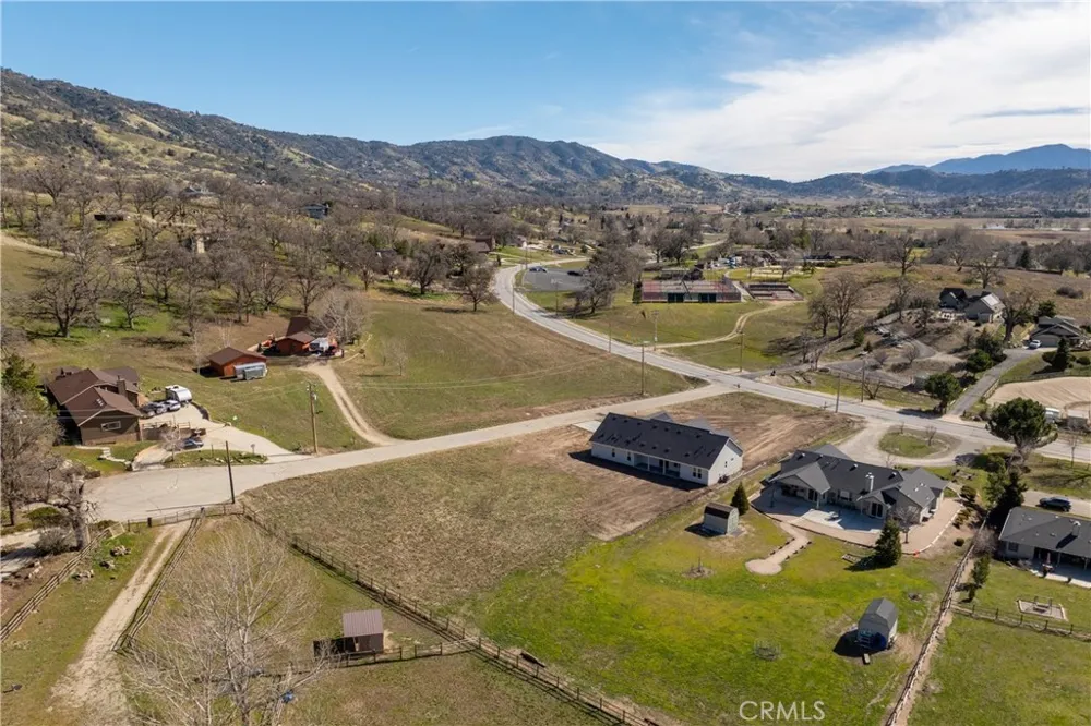 24401 Oaktree Court Tehachapi, CA 93561