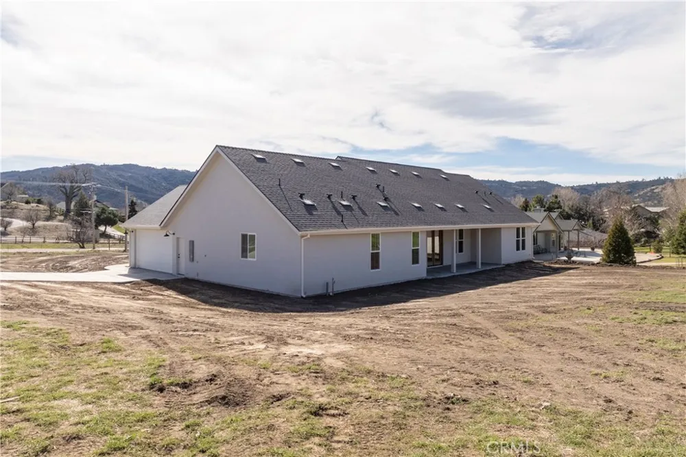 24401 Oaktree Court Tehachapi, CA 93561
