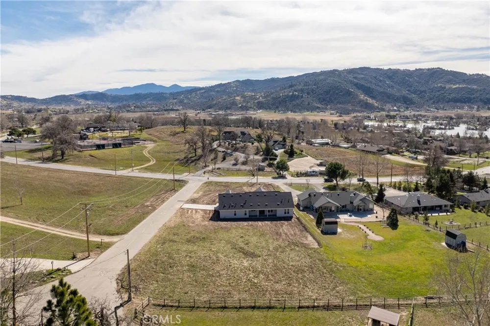 24401 Oaktree Court Tehachapi, CA 93561