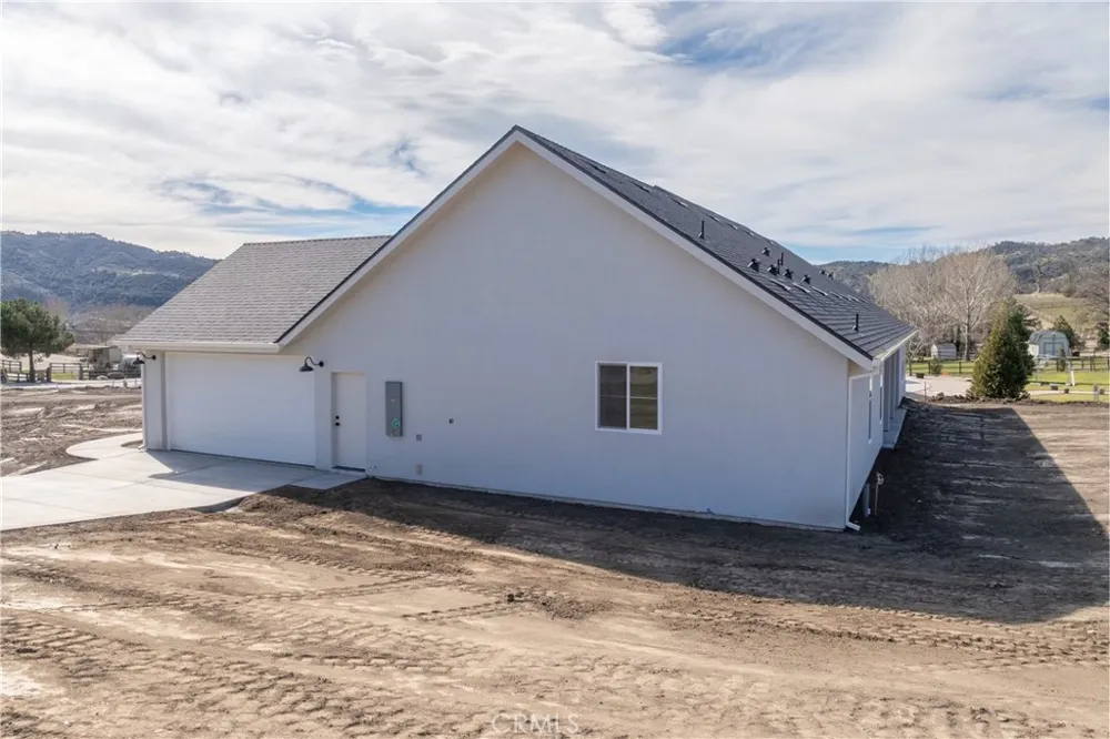 24401 Oaktree Court Tehachapi, CA 93561