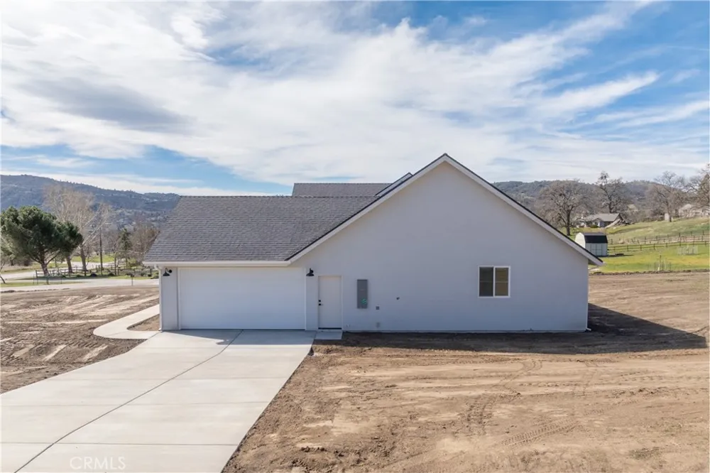 24401 Oaktree Court Tehachapi, CA 93561