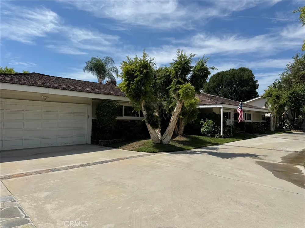 17410 Knapp Street Northridge, CA 91325