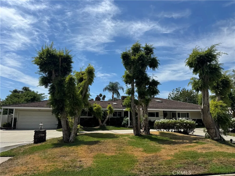 17410 Knapp Street Northridge, CA 91325