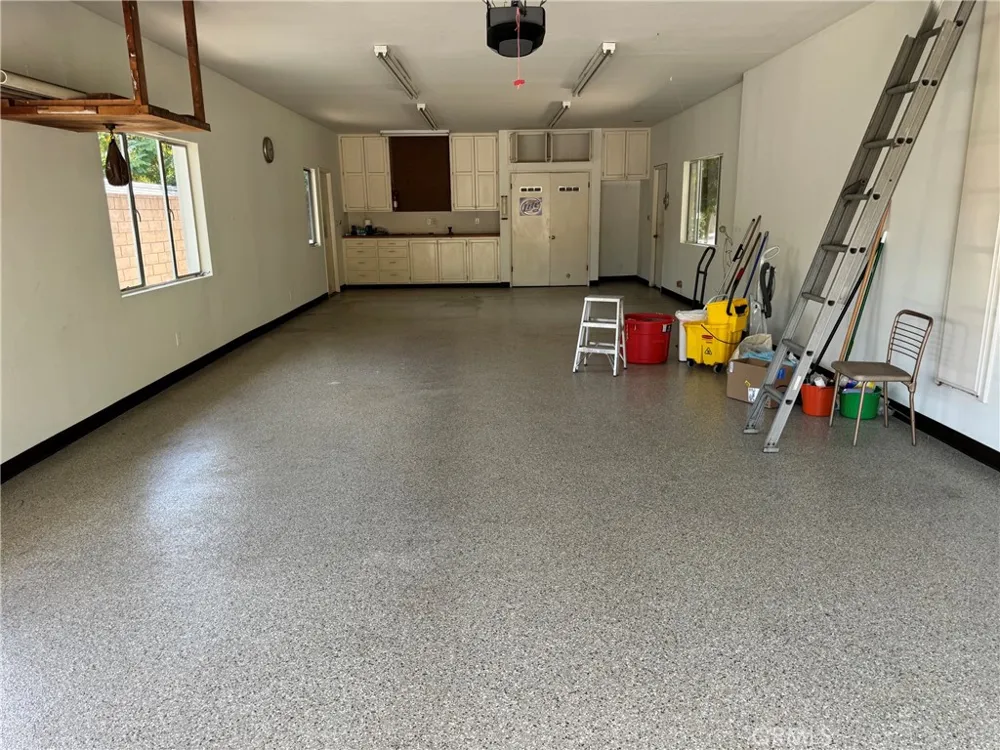 17410 Knapp Street Northridge, CA 91325