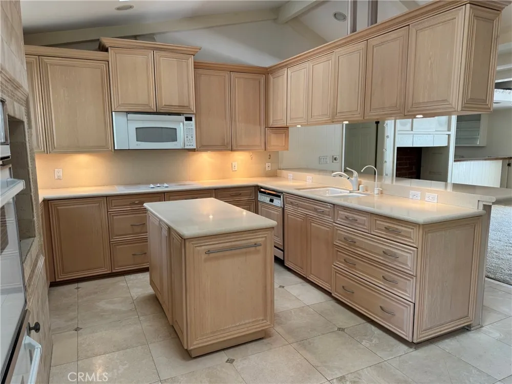 17410 Knapp Street Northridge, CA 91325