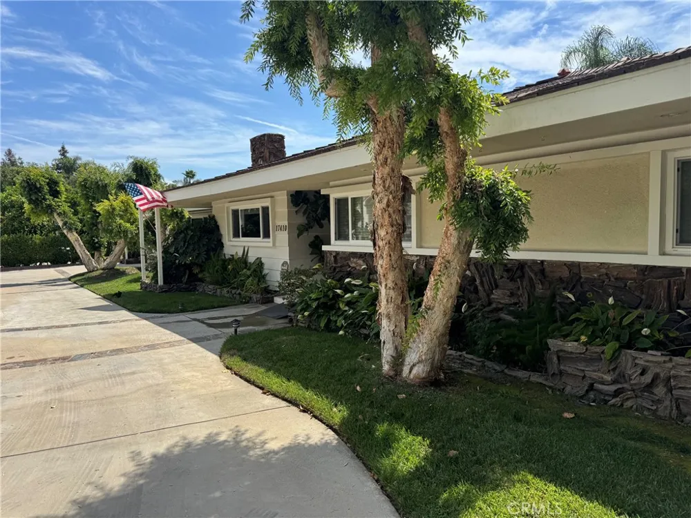 17410 Knapp Street Northridge, CA 91325