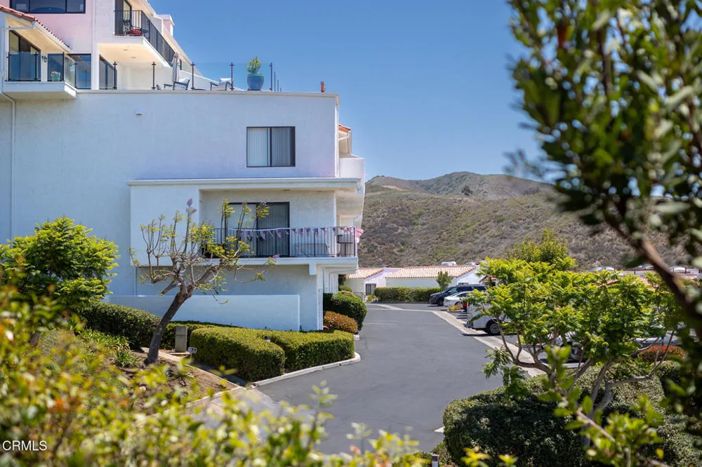 835 Casmalia Lane Ventura, CA 93001