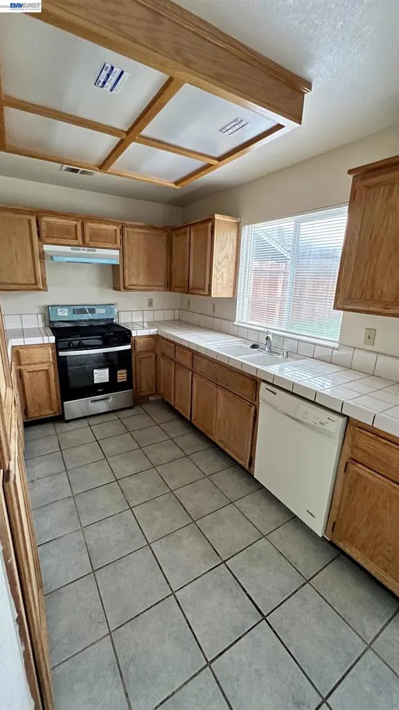 2149 Stormy Creek Ct Stockton, CA 95206
