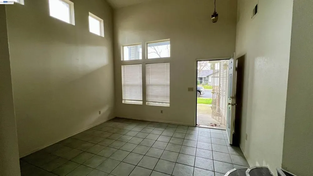 2149 Stormy Creek Ct Stockton, CA 95206