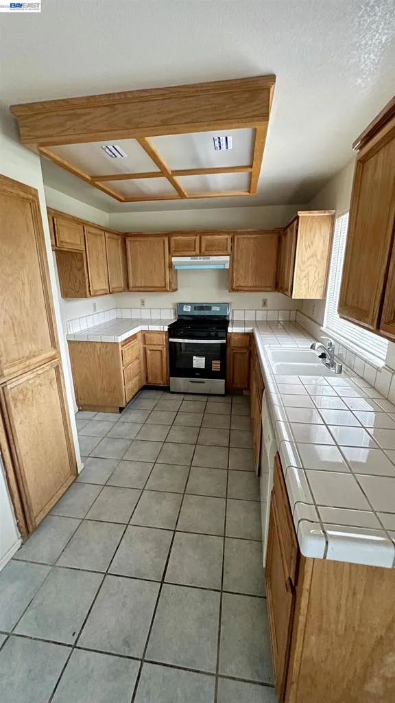 2149 Stormy Creek Ct Stockton, CA 95206