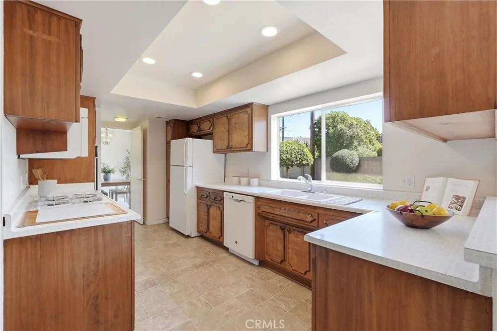 17372 Mira Loma Circle Huntington Beach, CA 92647
