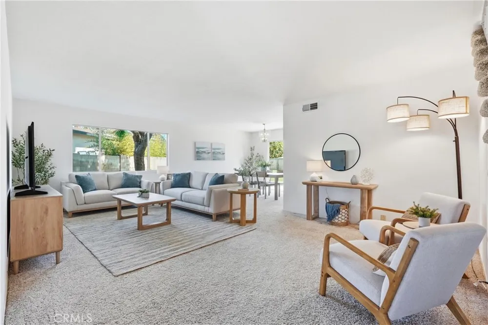 17372 Mira Loma Circle Huntington Beach, CA 92647