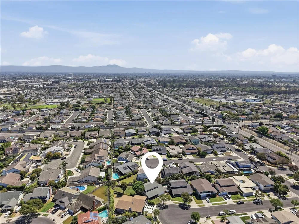 17372 Mira Loma Circle Huntington Beach, CA 92647