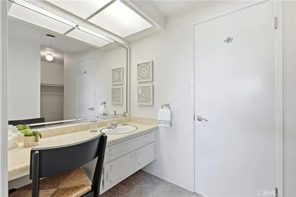 17372 Mira Loma Circle Huntington Beach, CA 92647