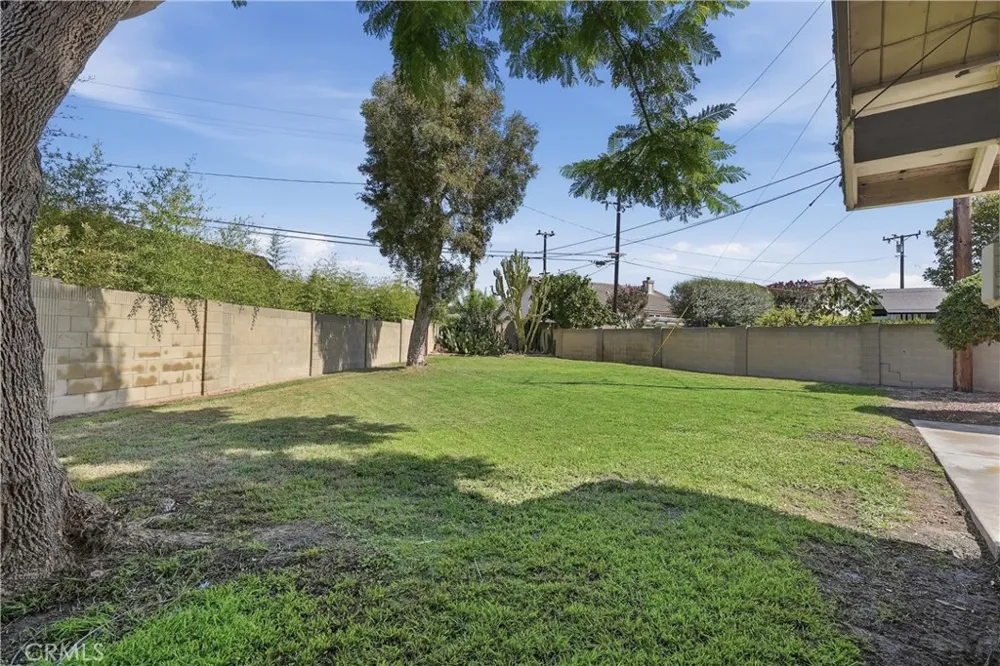 17372 Mira Loma Circle Huntington Beach, CA 92647