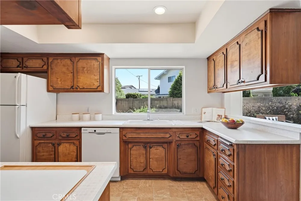 17372 Mira Loma Circle Huntington Beach, CA 92647
