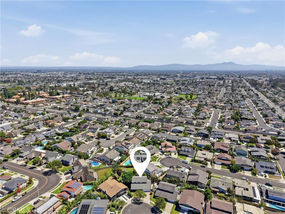 17372 Mira Loma Circle Huntington Beach, CA 92647