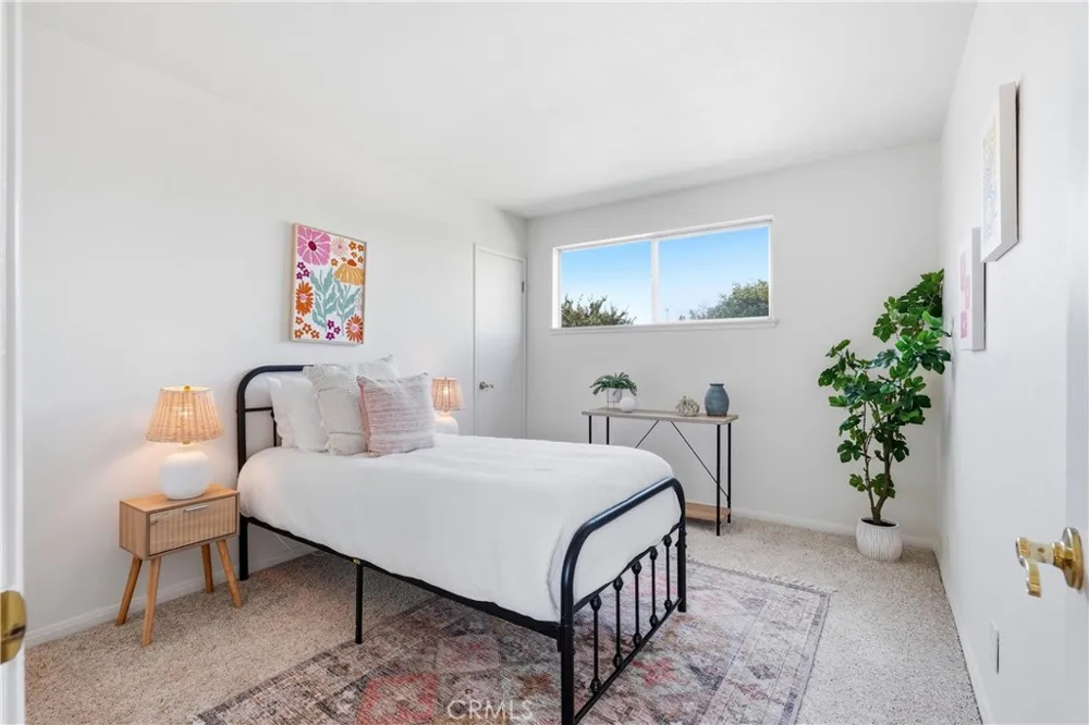 17372 Mira Loma Circle Huntington Beach, CA 92647