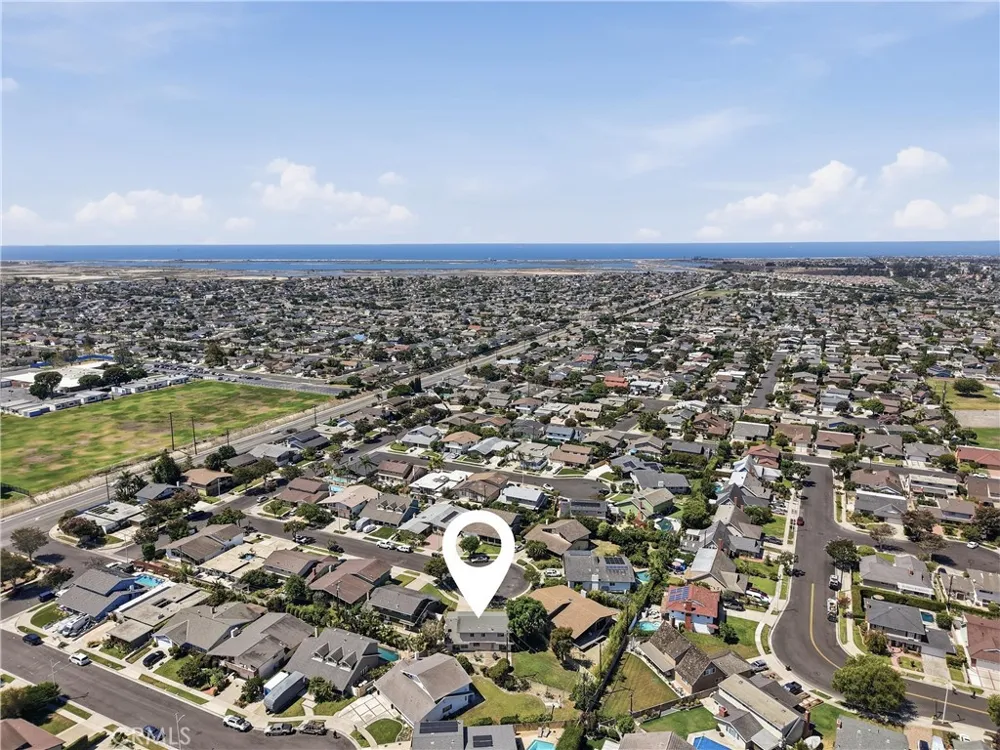 17372 Mira Loma Circle Huntington Beach, CA 92647