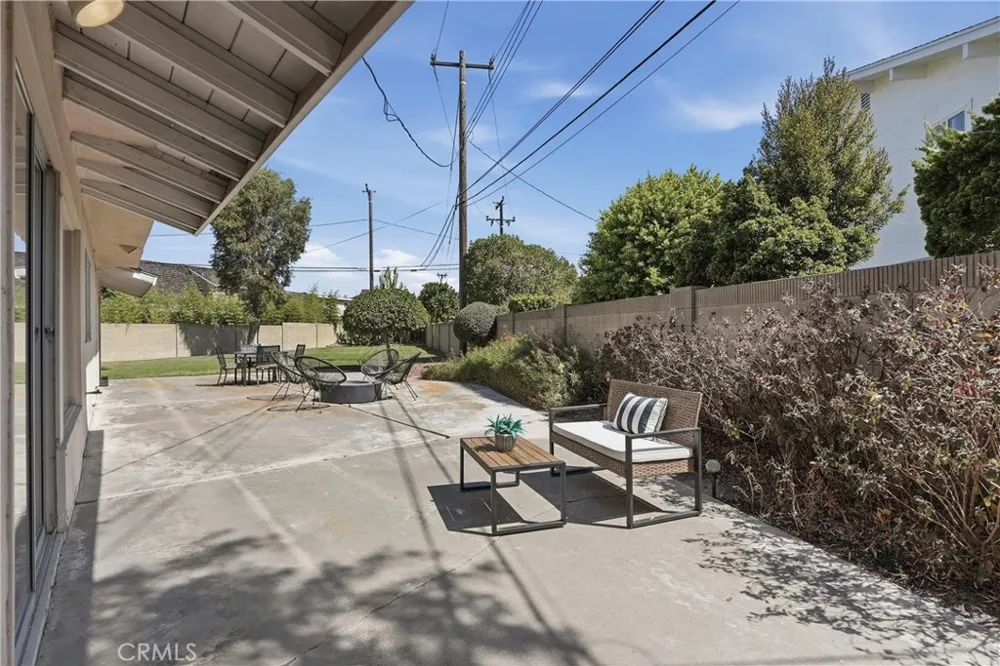 17372 Mira Loma Circle Huntington Beach, CA 92647