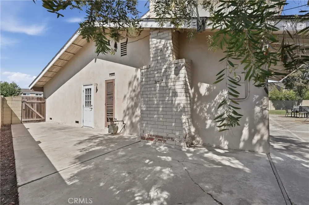 17372 Mira Loma Circle Huntington Beach, CA 92647