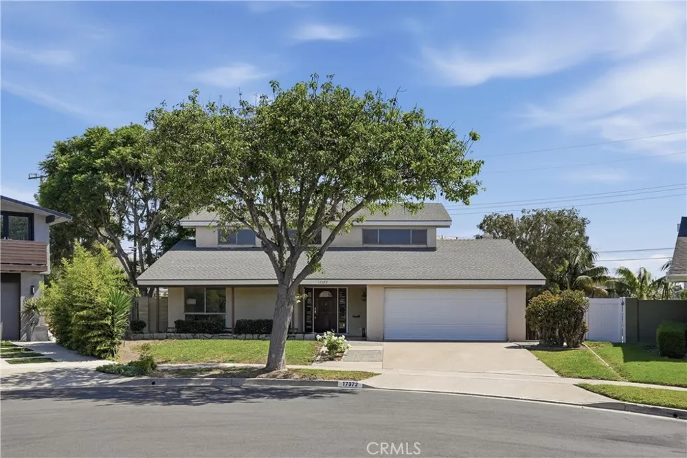 17372 Mira Loma Circle Huntington Beach, CA 92647