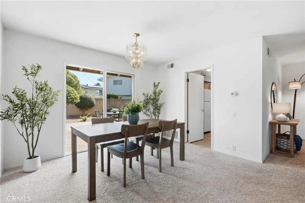 17372 Mira Loma Circle Huntington Beach, CA 92647