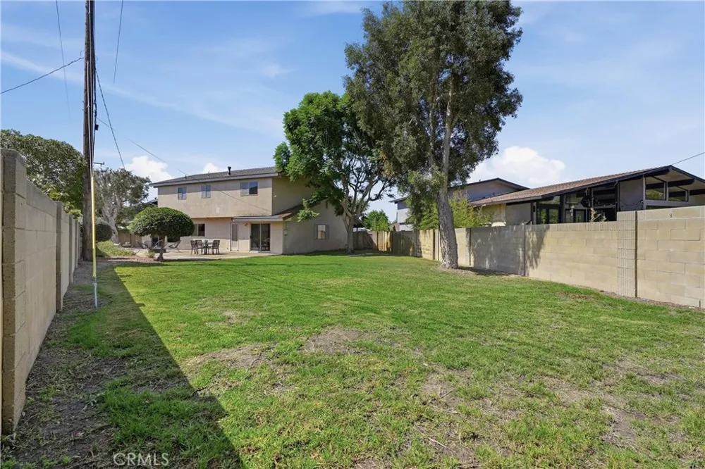 17372 Mira Loma Circle Huntington Beach, CA 92647