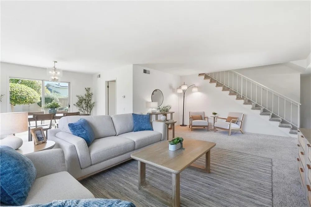 17372 Mira Loma Circle Huntington Beach, CA 92647
