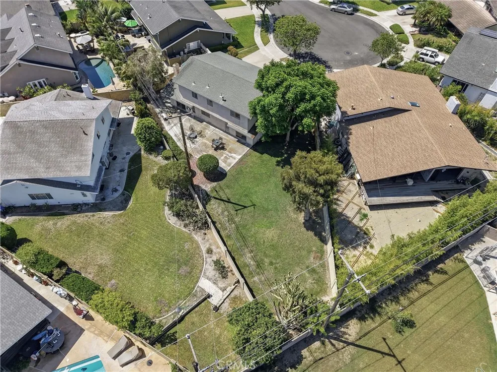 17372 Mira Loma Circle Huntington Beach, CA 92647