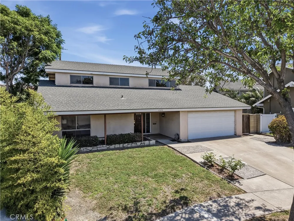 17372 Mira Loma Circle Huntington Beach, CA 92647