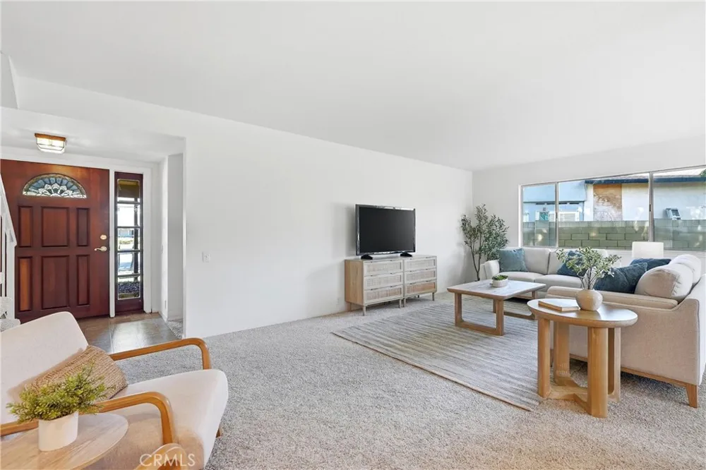 17372 Mira Loma Circle Huntington Beach, CA 92647