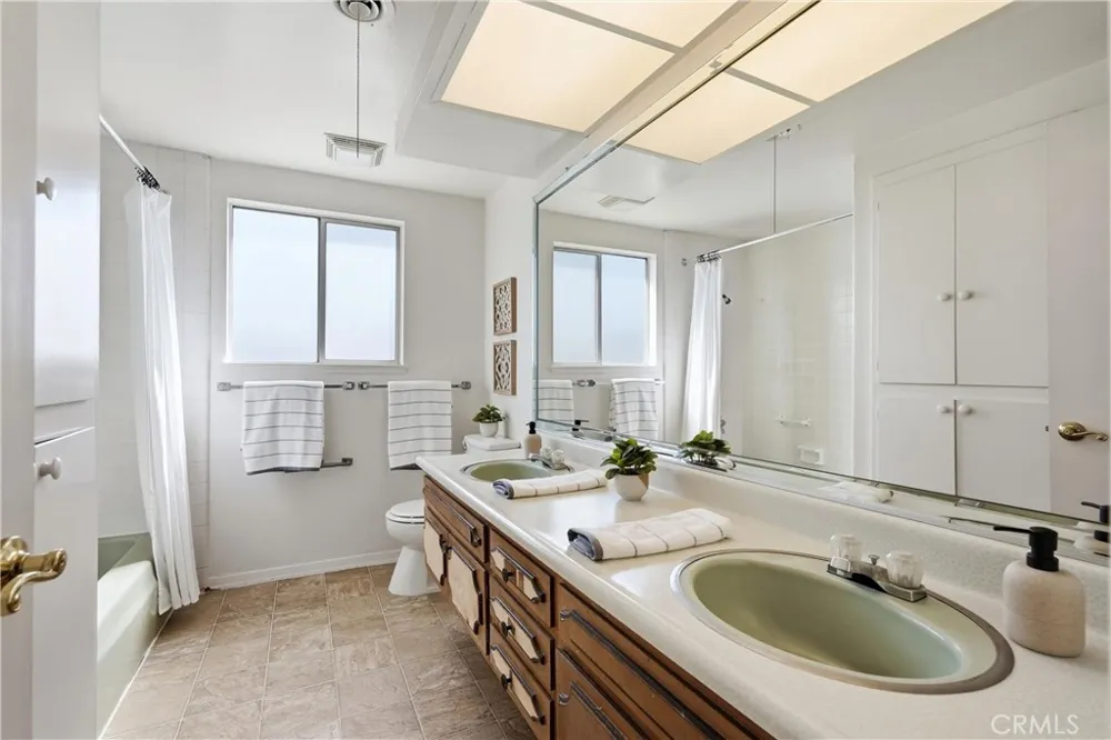 17372 Mira Loma Circle Huntington Beach, CA 92647