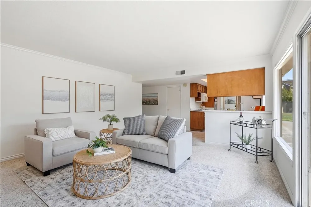 17372 Mira Loma Circle Huntington Beach, CA 92647
