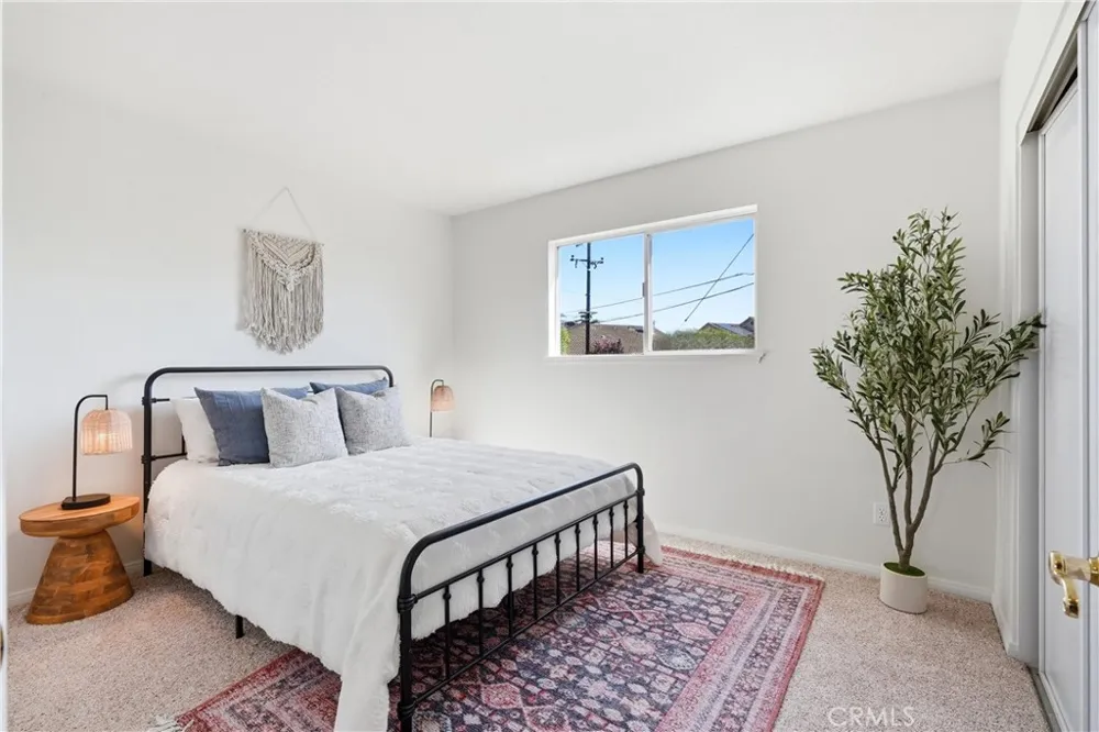 17372 Mira Loma Circle Huntington Beach, CA 92647