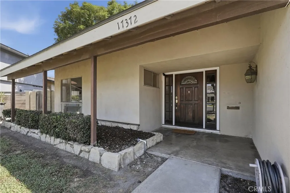 17372 Mira Loma Circle Huntington Beach, CA 92647