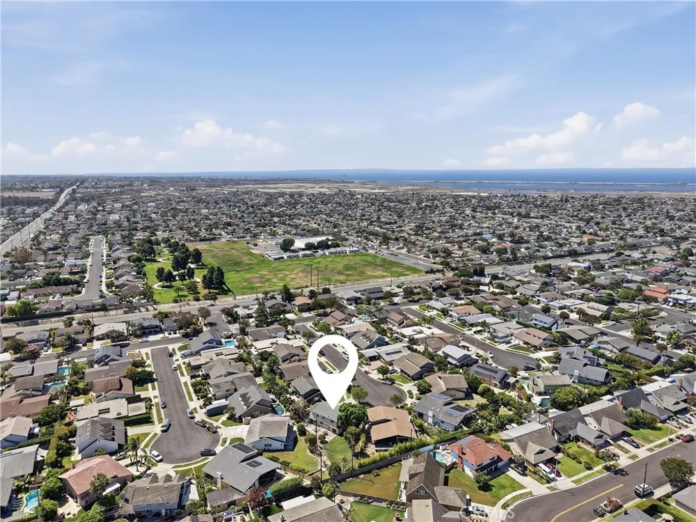 17372 Mira Loma Circle Huntington Beach, CA 92647
