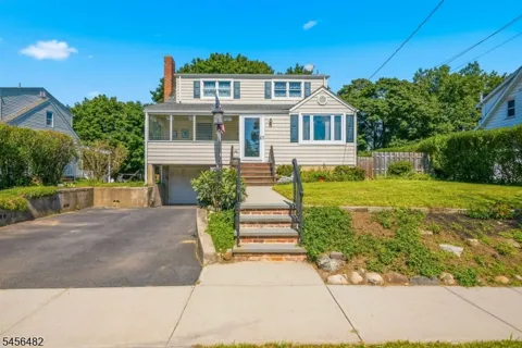 71 Schuyler Ave