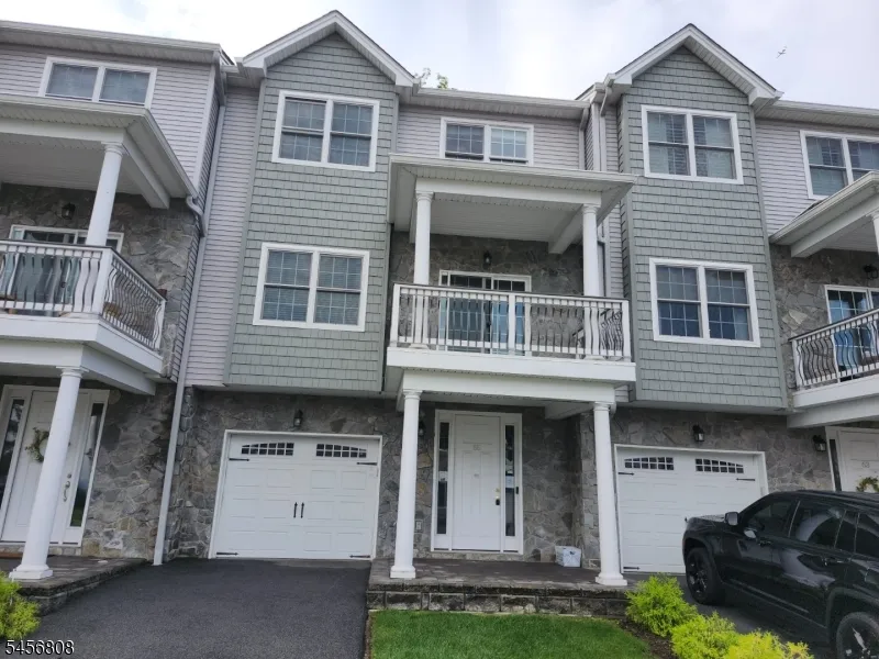 65 Halina Ln Butler, NJ 07405