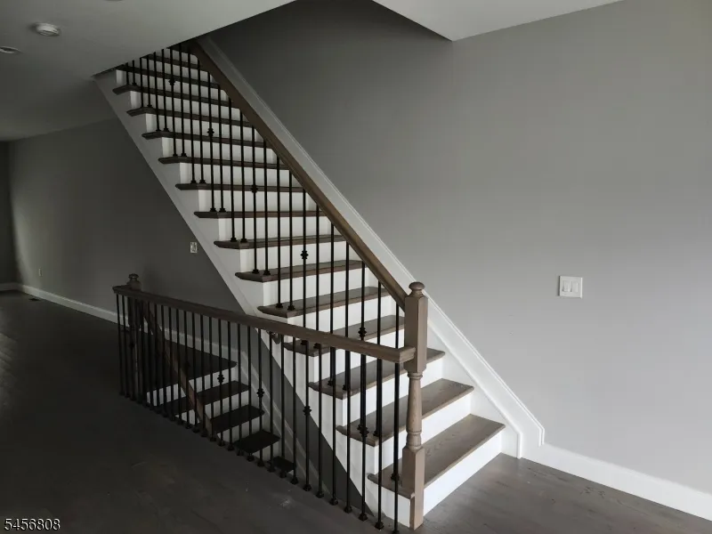 65 Halina Ln Butler, NJ 07405