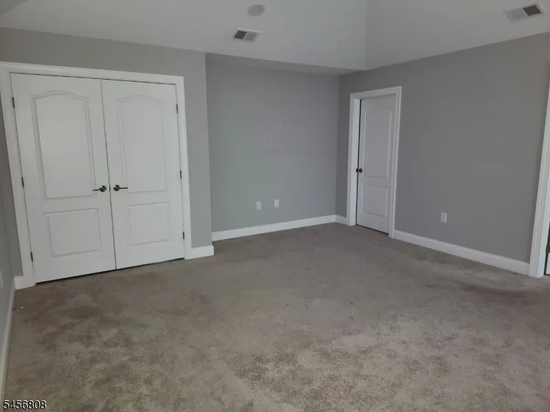 65 Halina Ln Butler, NJ 07405