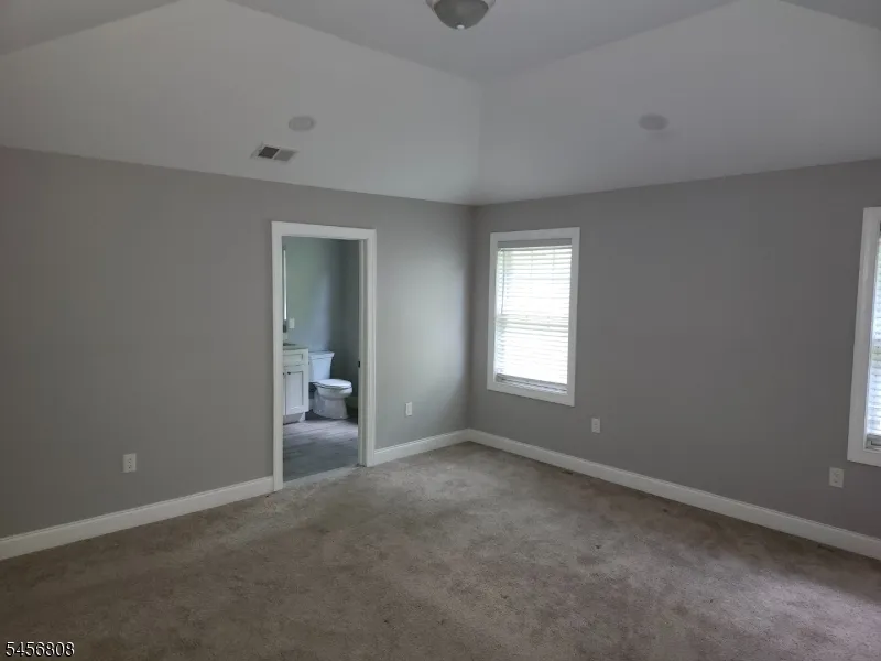 65 Halina Ln Butler, NJ 07405