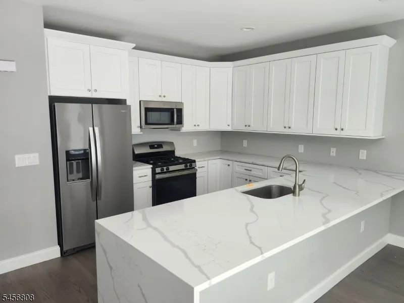 65 Halina Ln Butler, NJ 07405