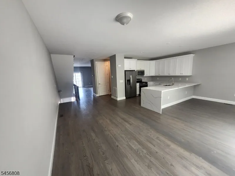 65 Halina Ln Butler, NJ 07405