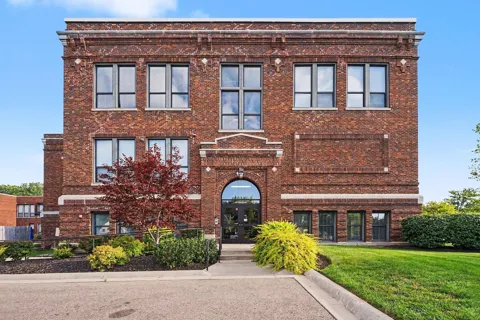 460 Broadway Street #205