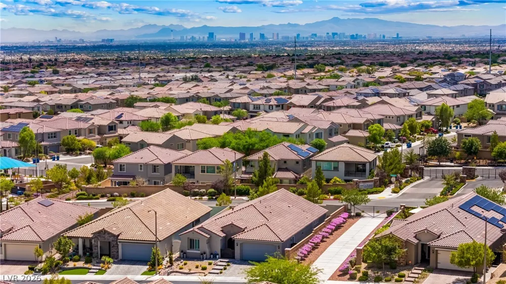 10587 Skye Paseo Avenue Las Vegas, NV 89166