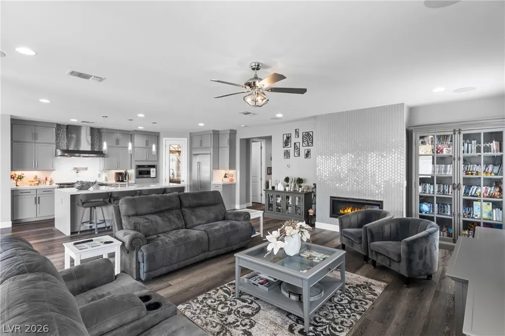10587 Skye Paseo Avenue Las Vegas, NV 89166